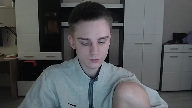 angryzan online show from February 7, 2025, 11:01 am