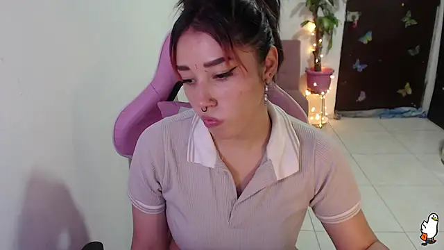 littleangel1 m online show from September 12, 2025, 9:37 pm