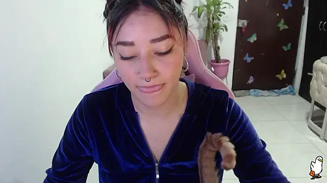 littleangel1 m online show from September 28, 2025, 10:42 am