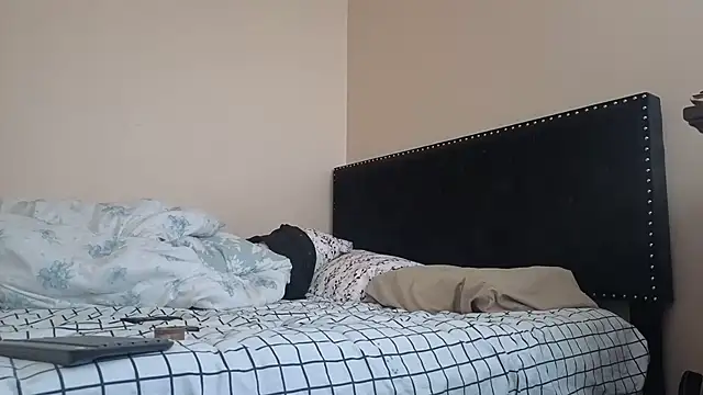 hailzeffn online show from October 1, 2025, 4:02 pm