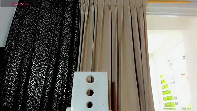 gennesisxx online show from April 8, 2026, 10:10 pm