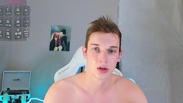 Snapshot of 4ever_dude chatting on March 3, 2025, 1:42 pm 4ever dude online show from March 3, 2025, 1:42 pm