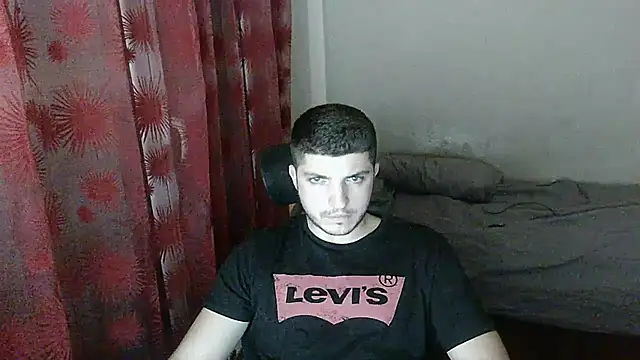 BoiWhore online show from September 19, 2025, 4:40 pm