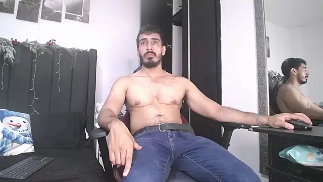 Snapshot of muscle_ares chatting on December 5, 2024, 3:17 pm muscle ares online show from December 5, 2024, 3:17 pm