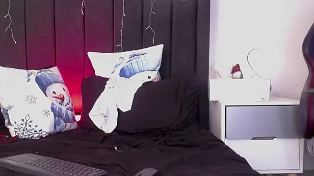 Snapshot of muscle_ares chatting on December 28, 2024, 2:42 pm muscle ares online show from December 28, 2024, 2:42 pm