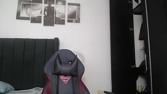 Snapshot of muscle_ares chatting on February 27, 2025, 10:37 am muscle ares online show from February 27, 2025, 10:37 am