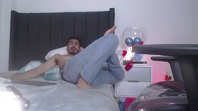 Snapshot of muscle_ares chatting on March 11, 2025, 2:51 pm muscle ares online show from March 11, 2025, 2:51 pm