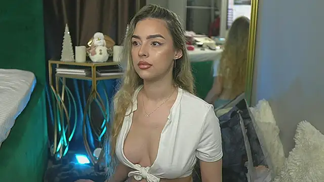 Snapshot of ScarletColes chatting on January 10, 2025, 10:36 pm ScarletColes online show from January 10, 2025, 10:36 pm