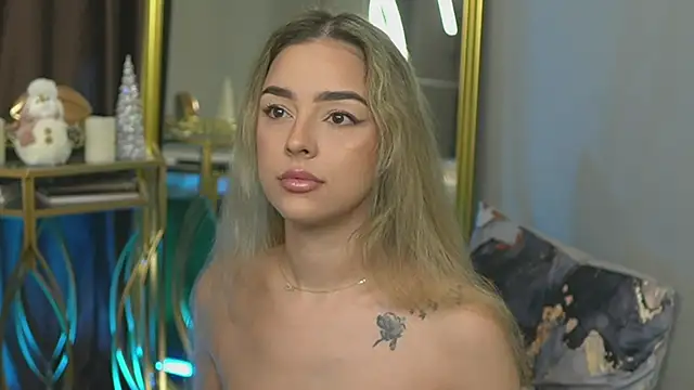 Snapshot of ScarletColes chatting on January 16, 2025, 10:55 pm ScarletColes online show from January 16, 2025, 10:55 pm
