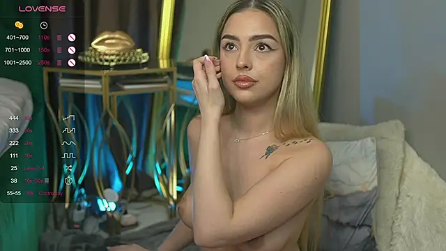 Snapshot of ScarletColes chatting on January 31, 2025, 5:19 am ScarletColes online show from January 31, 2025, 5:19 am