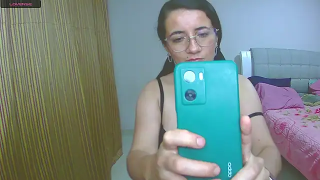 Snapshot of Dayanna_Smitt chatting on March 2, 2025, 3:24 am Dayanna Smitt online show from March 2, 2025, 3:24 am