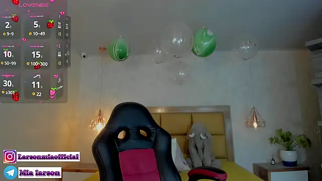 LARSONMIA online show from January 23, 2025, 12:30 pm