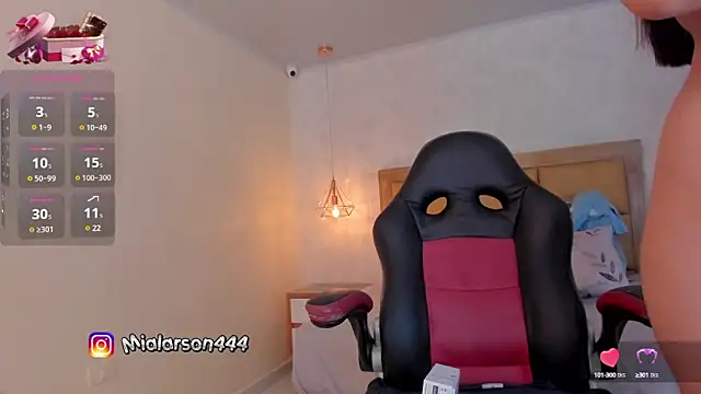 LARSONMIA online show from February 17, 2025, 12:05 pm