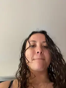 Megan Rodrigo online show from November 3, 2025, 4:52 pm