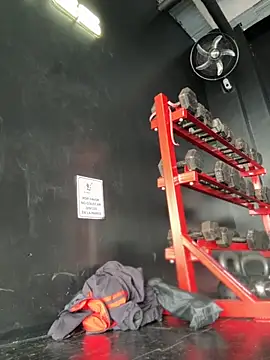 Amber Martins  online show from November 3, 2025, 5:14 pm