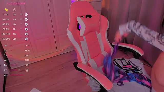 FreyaRaya online show from February 1, 2025, 11:54 am