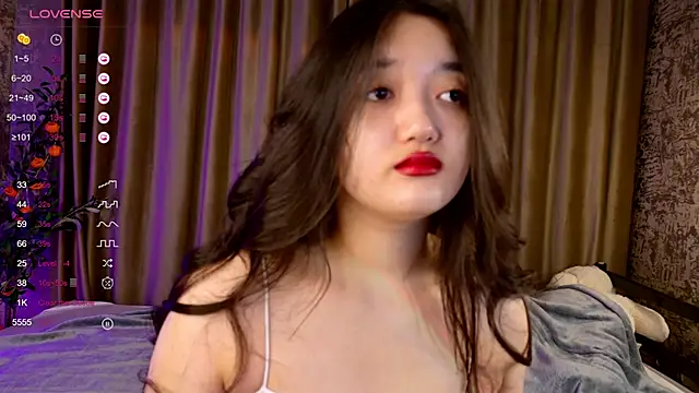 FreyaRaya online show from November 28, 2025, 3:31 am