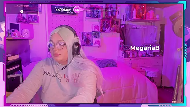 Snapshot of MegariaB chatting on October 20, 2025, 4:24 am MegariaB online show from October 20, 2025, 4:24 am