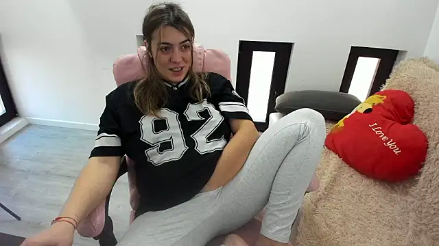 Dyana Kaylinn online show from March 9, 2026, 5:11 am