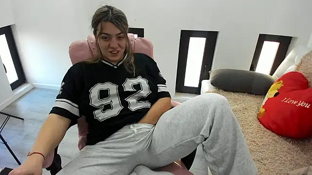 Dyana Kaylinn online show from March 11, 2026, 5:35 am