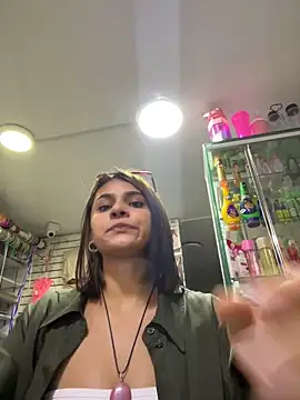 Snapshot of Susi_bell chatting on March 4, 2025, 9:54 pm Susi bell online show from March 4, 2025, 9:54 pm