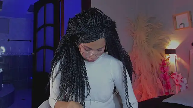 nayah   online show from January 31, 2025, 8:01 pm