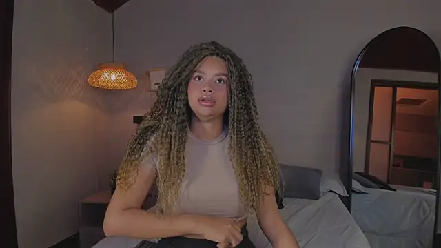 nayah   online show from March 18, 2025, 9:21 pm