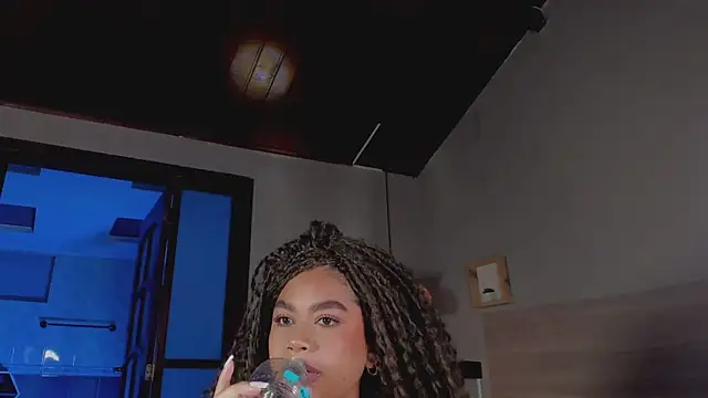 nayah   online show from October 10, 2025, 7:46 pm