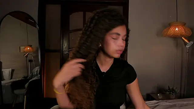 nayah   online show from February 16, 2026, 8:16 pm