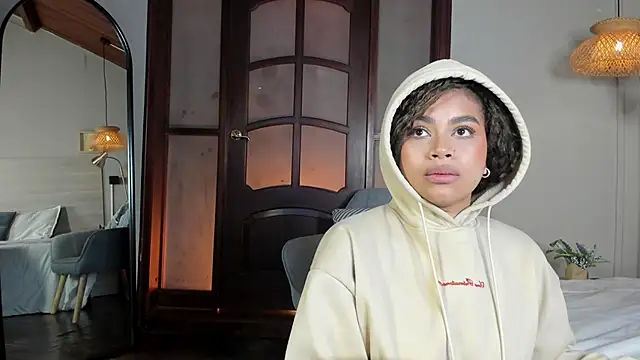 nayah   online show from February 19, 2026, 8:16 pm