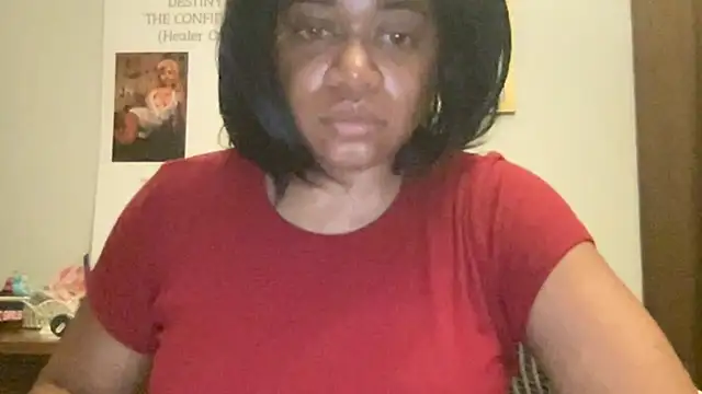 Snapshot of MommyConfident chatting on July 3, 2026, 5:03 am MommyConfident online show from July 3, 2026, 5:03 am