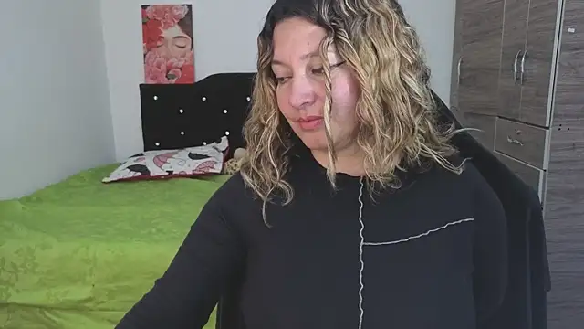 Devil Sara online show from May 15, 2026, 3:19 pm
