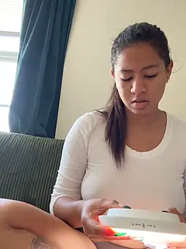 VanessaBling online show from November 29, 2025, 9:07 pm