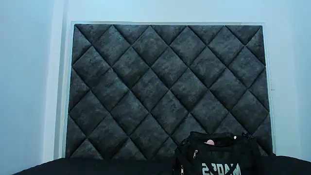 AmberAdams  online show from January 13, 2025, 1:28 pm