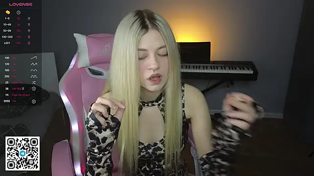 Snapshot of mybunnywendy chatting on February 23, 2025, 2:25 pm mybunnywendy online show from February 23, 2025, 2:25 pm