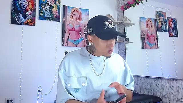 Snapshot of Liam_lee chatting on September 13, 2025, 3:23 pm Liam lee online show from September 13, 2025, 3:23 pm