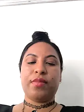 Francesca ferrari online show from December 5, 2025, 8:05 pm