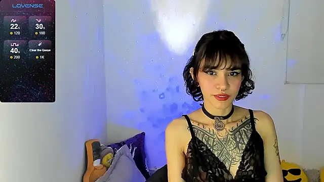 Badxbitch online show from December 3, 2024, 6:26 am