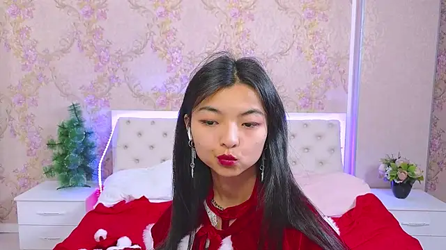 Shy Kira online show from December 13, 2024, 1:44 pm