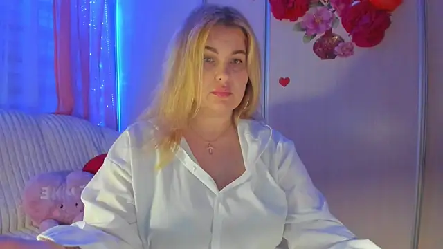 CoraSwon online show from March 15, 2025, 7:05 pm