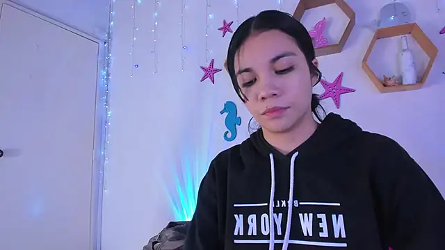 Snapshot of Emiily_Parkerr chatting on October 11, 2025, 3:28 am Emiily Parkerr online show from October 11, 2025, 3:28 am