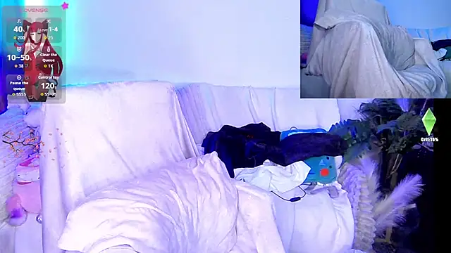 HollyDominic online show from September 17, 2025, 7:43 am