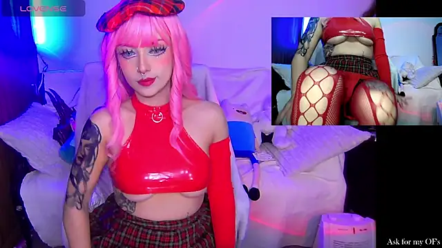 HollyDominic online show from December 2, 2025, 4:46 pm