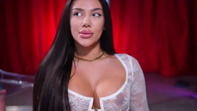 Snapshot of NatyDesiree chatting on January 6, 2025, 1:31 am NatyDesiree online show from January 6, 2025, 1:31 am