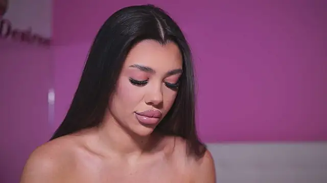 Snapshot of NatyDesiree chatting on March 3, 2025, 5:09 am NatyDesiree online show from March 3, 2025, 5:09 am