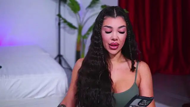 Snapshot of NatyDesiree chatting on October 4, 2025, 9:07 am NatyDesiree online show from October 4, 2025, 9:07 am