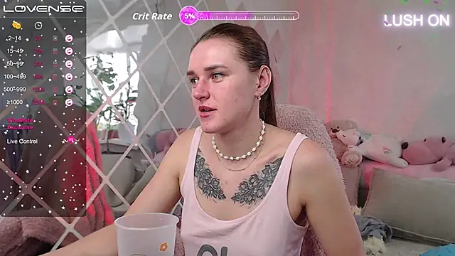 Bella  Swoon online show from October 5, 2025, 2:43 am