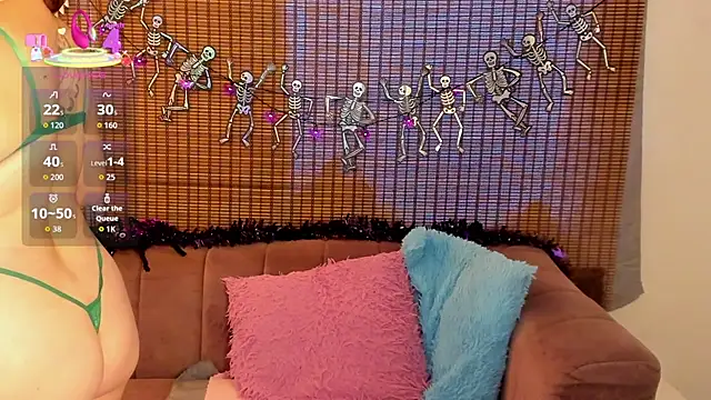 ariana cross online show from October 25, 2025, 1:07 pm