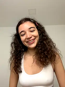 uniquerossie online show from December 1, 2025, 8:52 am