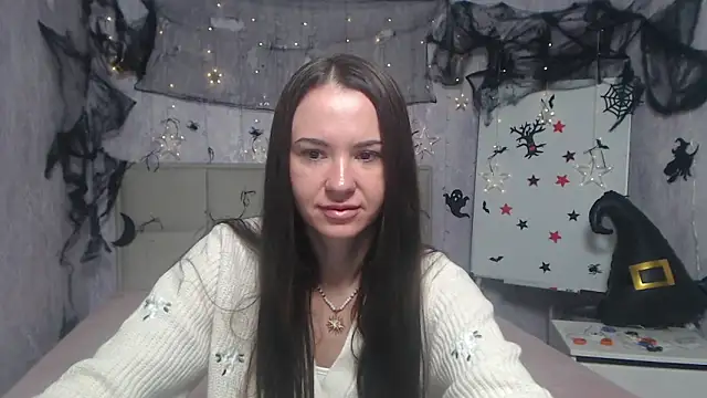 KaraCriegs online show from October 18, 2025, 5:14 pm